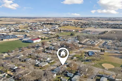 305 W Spring St, Eldridge, IA 52748 photo 27