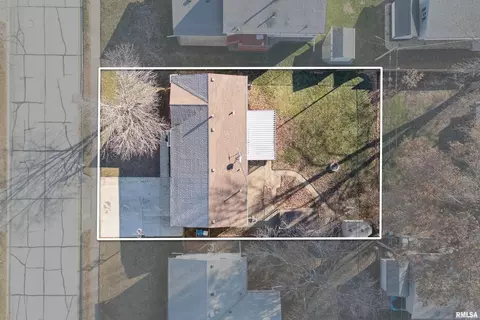 305 W Spring St, Eldridge, IA 52748 photo 28