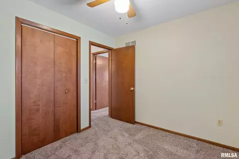 4 Manor Ct, Eldridge, IA 52748 photo 16