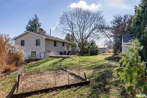 4 Manor Ct, Eldridge, IA 52748 photo 23