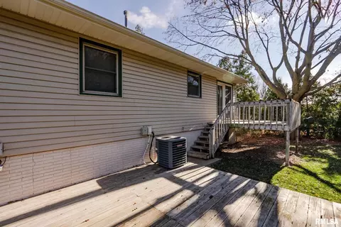 4 Manor Ct, Eldridge, IA 52748 photo 24