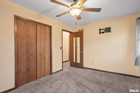 4 Manor Ct, Eldridge, IA 52748 photo 10