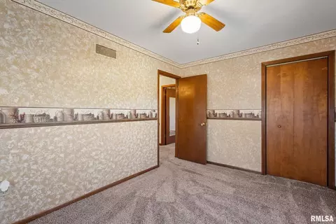 4 Manor Ct, Eldridge, IA 52748 photo 13