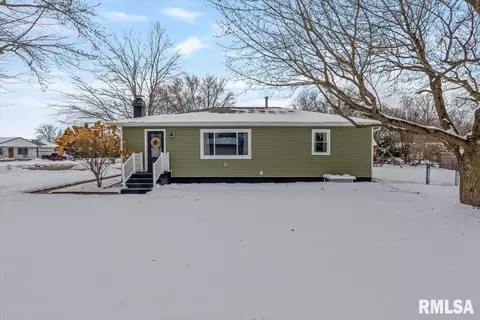102 Amber Ln, Geneseo, IL 61254