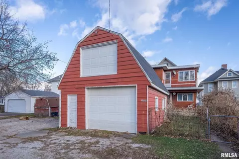 Exterior - 2709 16th St, Moline, IL 61265 photo 4 of 4