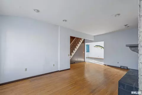 Living - 2709 16th St, Moline, IL 61265 photo 3 of 7