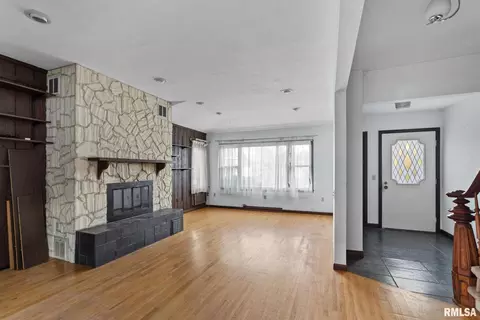 Living - 2709 16th St, Moline, IL 61265 photo 1 of 7