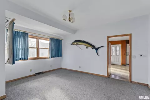 Living - 2709 16th St, Moline, IL 61265 photo 4 of 7