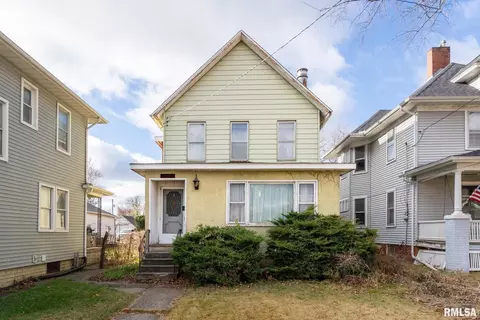 2709 16th St, Moline, IL 61265