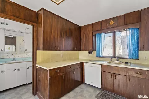Kitchen - 2709 16th St, Moline, IL 61265 photo 1 of 3