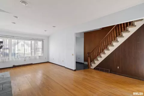 Living - 2709 16th St, Moline, IL 61265 photo 2 of 7