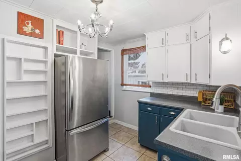 415 23rd Ave, Moline, IL 61265 photo 10