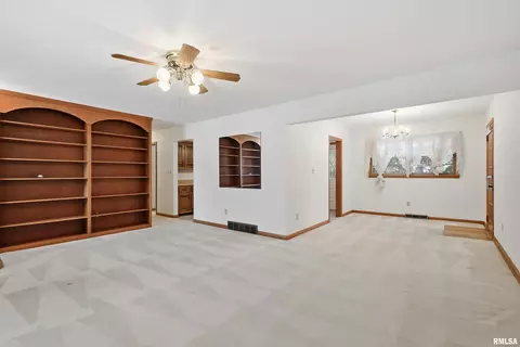 245 31st Ave, Moline, IL 61265 photo 11