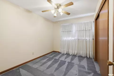 245 31st Ave, Moline, IL 61265 photo 14