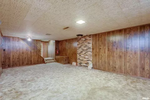 245 31st Ave, Moline, IL 61265 photo 23