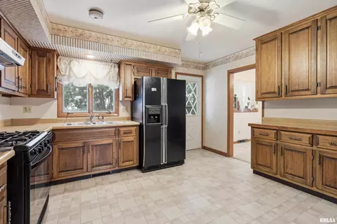 245 31st Ave, Moline, IL 61265 photo 7