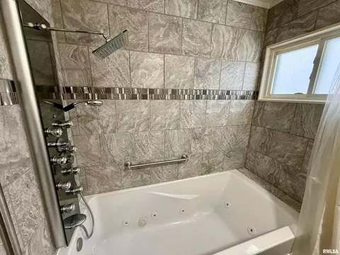 331 6th St, Colona, IL 61241 photo 6