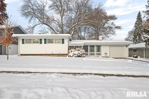 2618 Elm St, Davenport, IA 52803