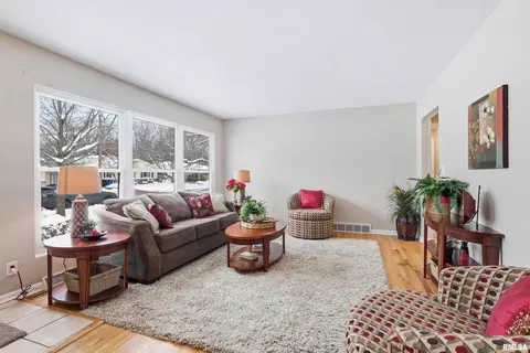 1840 37th St, Moline, IL 61265 photo 7