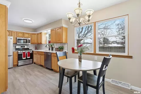 1840 37th St, Moline, IL 61265 photo 16