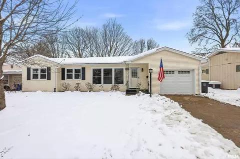 1840 37th St, Moline, IL 61265