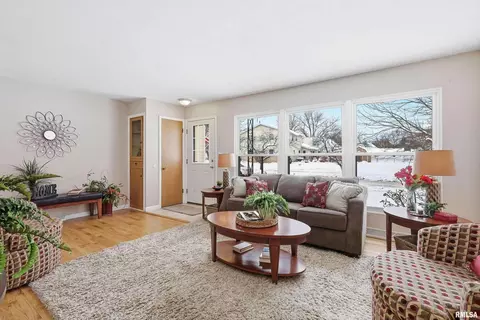 1840 37th St, Moline, IL 61265 photo 9