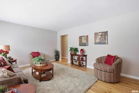 1840 37th St, Moline, IL 61265 photo 4