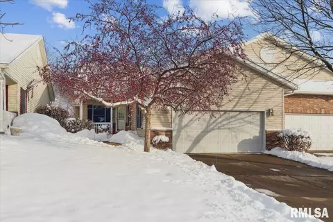 707 Wells Fargo Trl, Le Claire, IA 52753