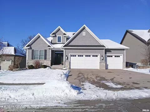 4136 Muirfield Ct, Bettendorf, IA 52722