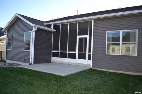 Exterior - 4605 Bellevue Dr, Springfield, IL 62711 photo 3 of 4
