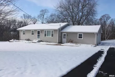 9012 98th St W, Taylor Ridge, IL 61284