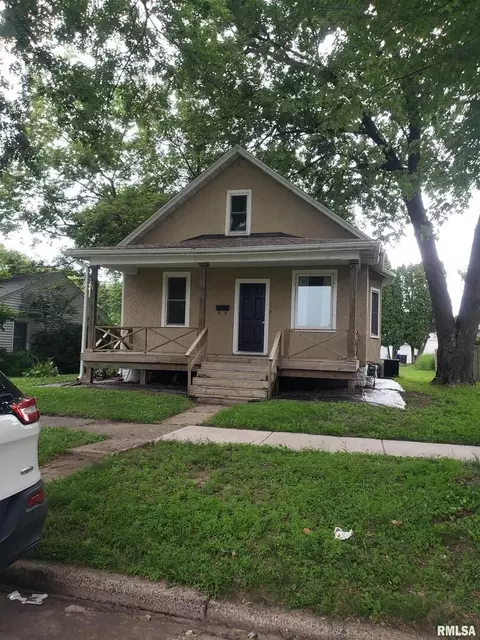 Exterior - 212 44th St, Moline, IL 61265 photo 4 of 4
