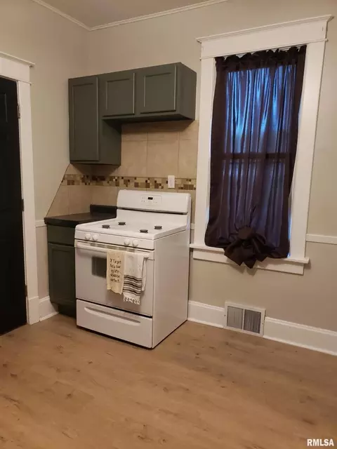 Kitchen - 212 44th St, Moline, IL 61265 photo 1 of 2