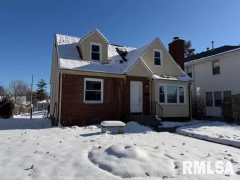 2113 N Marquette St, Davenport, IA 52806