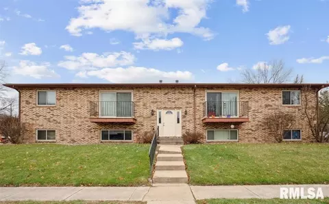 310 30th Avenue Ct #7, Moline, IL 61265
