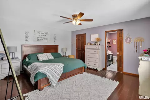 Bedroom - 5759 Riverview Rd, Thomson, IL 61285 photo 1 of 10