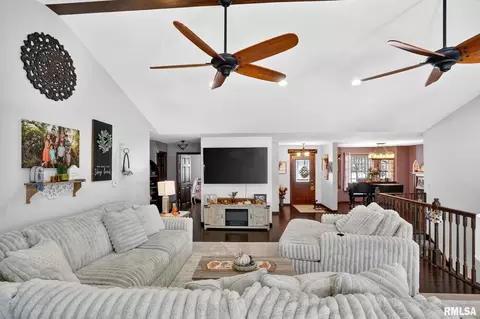 Living - 5759 Riverview Rd, Thomson, IL 61285 photo 2 of 2