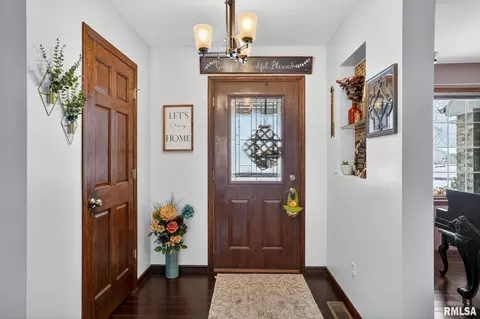 Entry Way - 5759 Riverview Rd, Thomson, IL 61285 photo 1 of 3