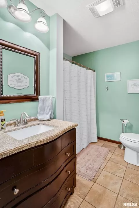 Bath - 5759 Riverview Rd, Thomson, IL 61285 photo 8 of 8