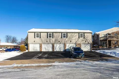 2418 E 51st St #A, Davenport, IA 52807