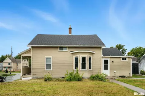 421 16th Ave, Moline, IL 61265
