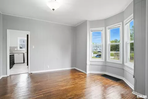 Living - 421 16th Ave, Moline, IL 61265 photo 2 of 3
