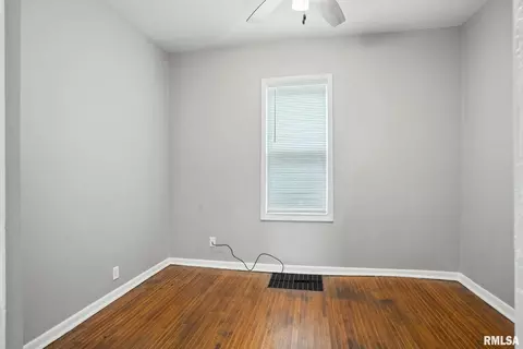 Bedroom - 421 16th Ave, Moline, IL 61265 photo 2 of 6