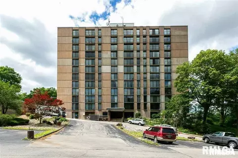 1800 7th St #6D, East Moline, IL 61244