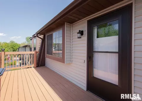 4015 Lillie Ave #108, Davenport, IA 52806