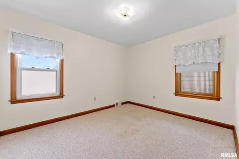 5215 11th Ave, Moline, IL 61265 photo 13