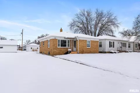 5215 11th Ave, Moline, IL 61265