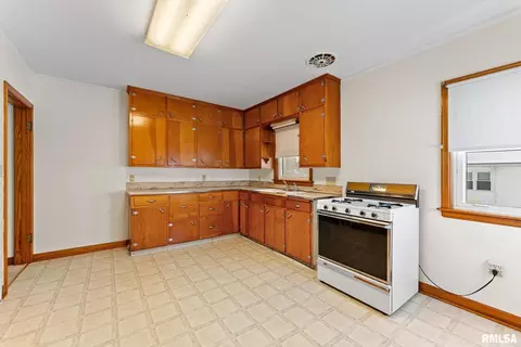 5215 11th Ave, Moline, IL 61265 photo 11