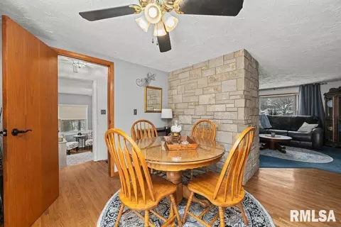 107 Orchard Ct, Silvis, IL 61282 photo 16