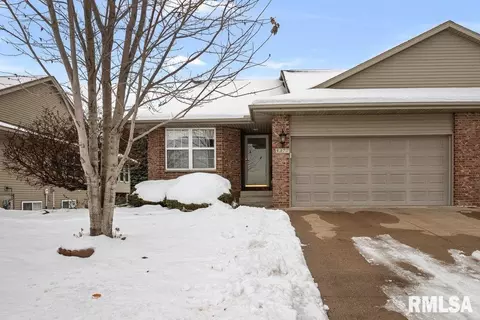 5377 Red Fox Rd, Bettendorf, IA 52722